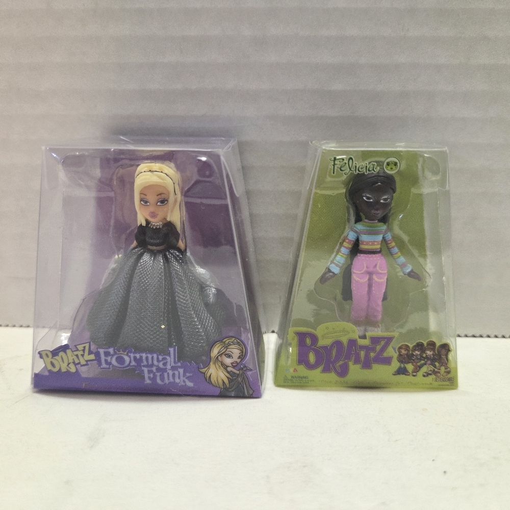 Bratz Mini Dolls Lot Of 2 Felicia & Formal Funk Cloe